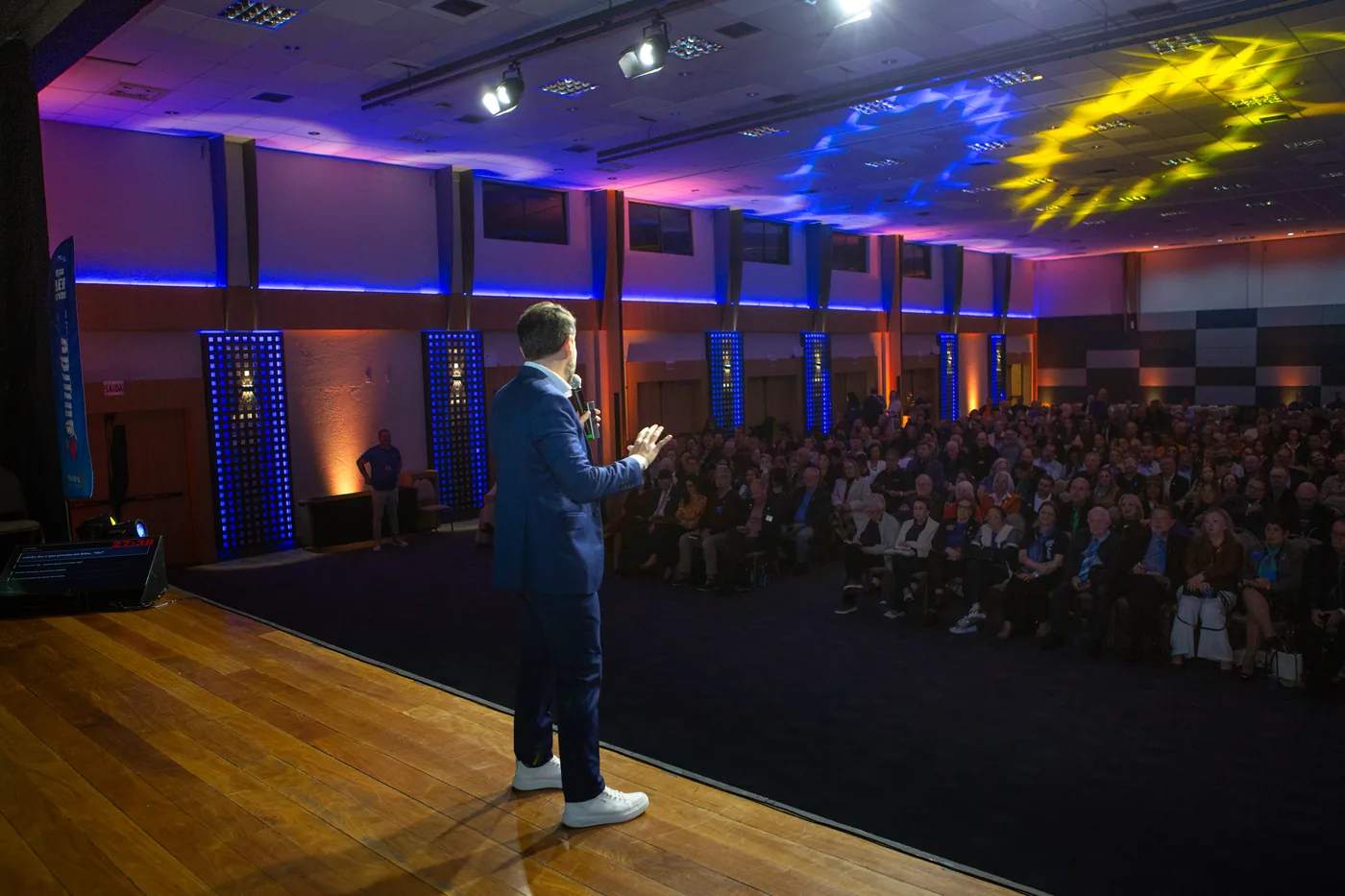 Eduardo Arruda diante da plateia no Costão do Santinho